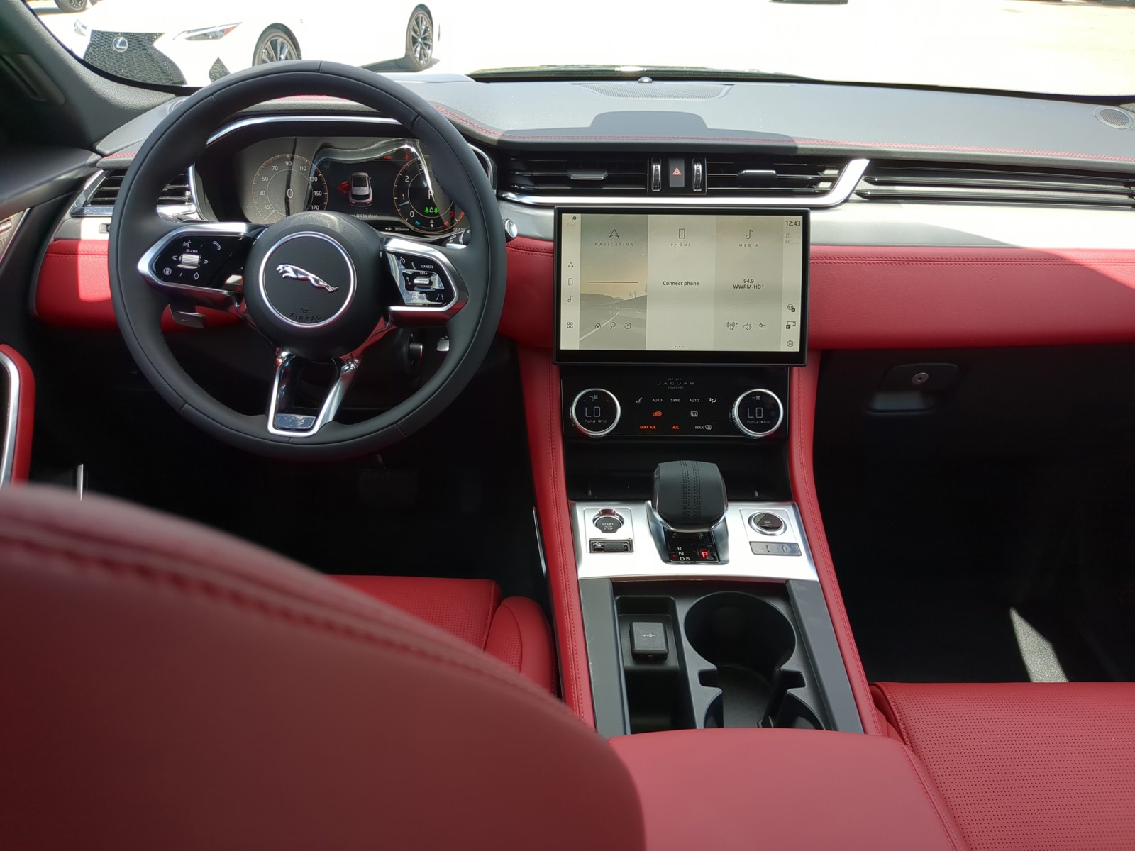 2026 Jaguar F-PACE - Photo 14