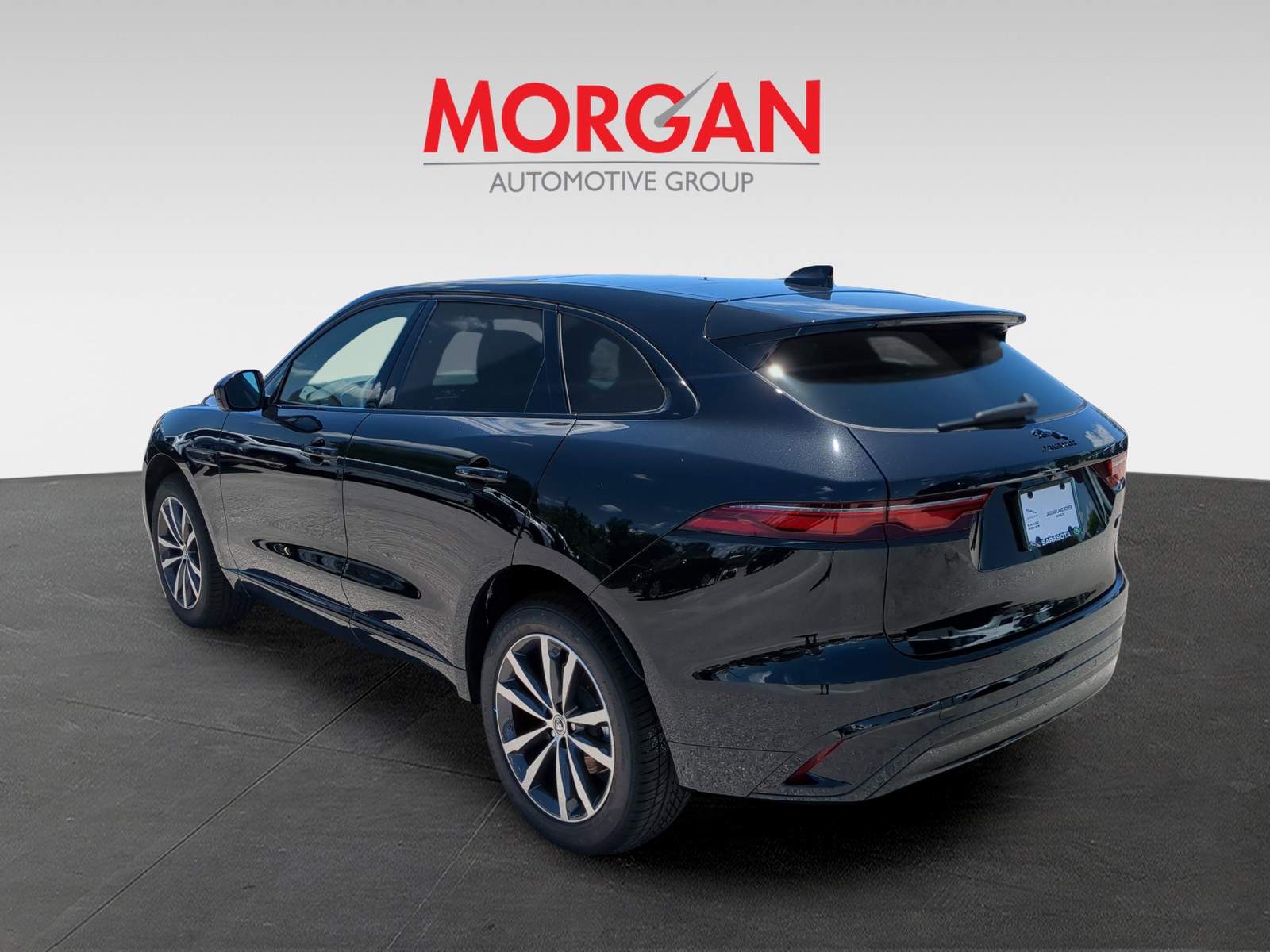 2026 Jaguar F-PACE - Photo 4