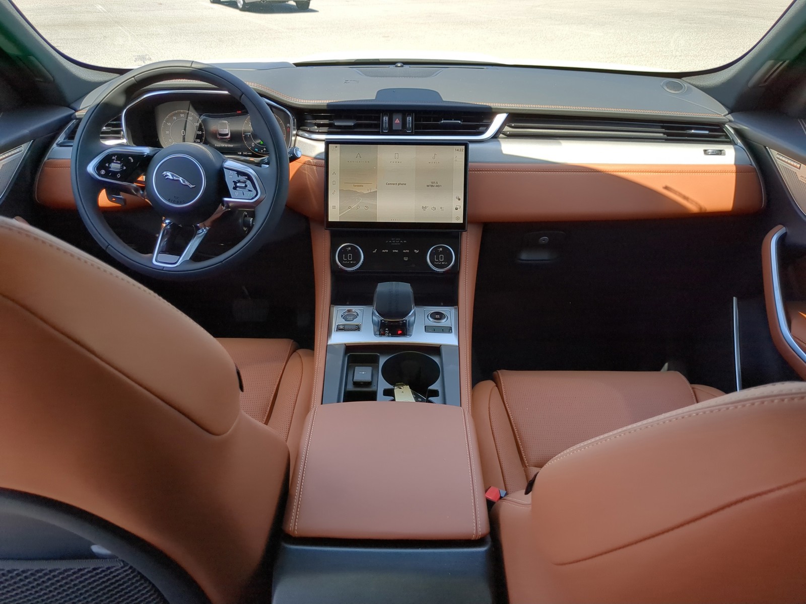 2026 Jaguar F-PACE - Photo 11