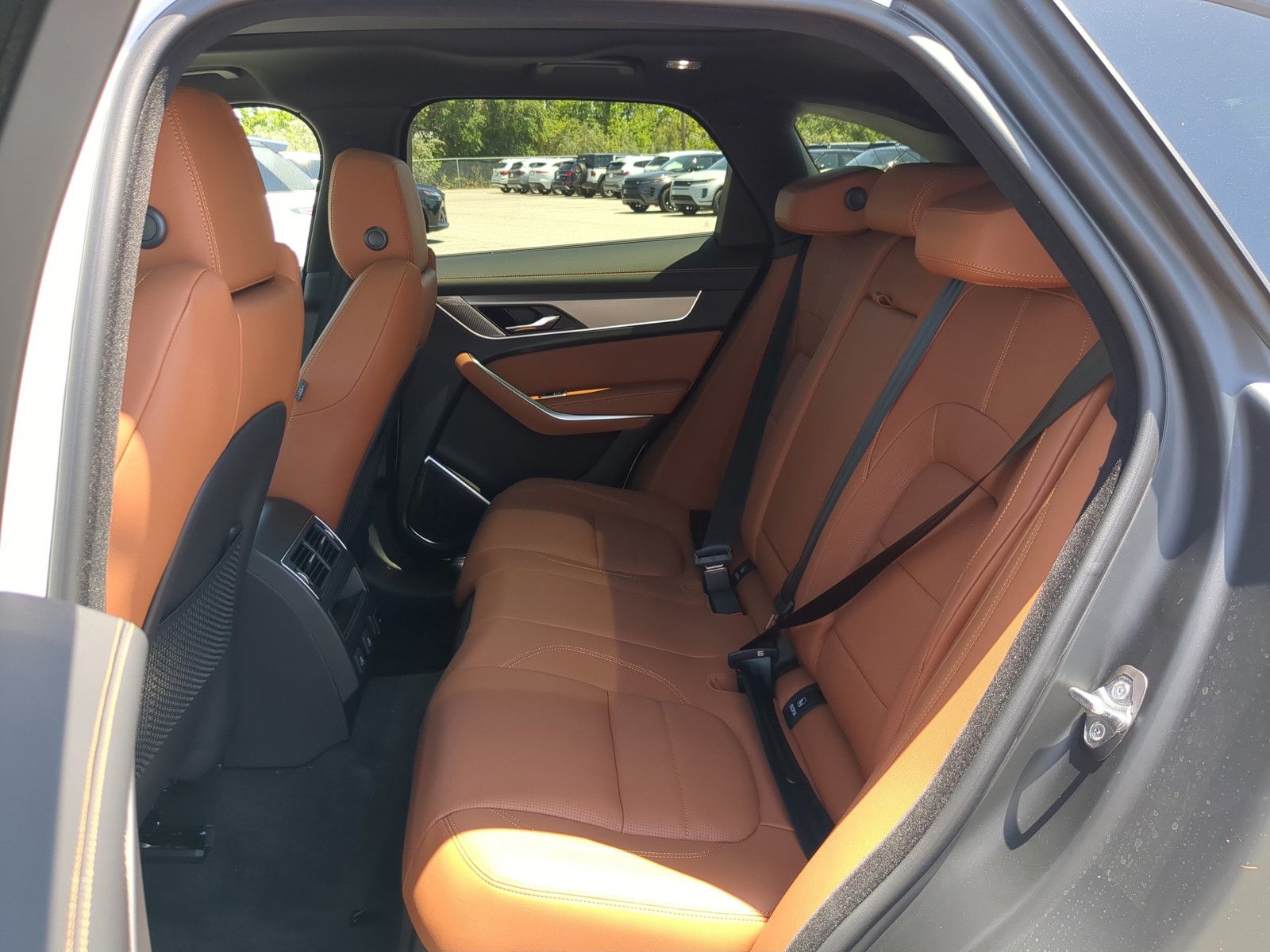 2026 Jaguar F-PACE - Photo 14