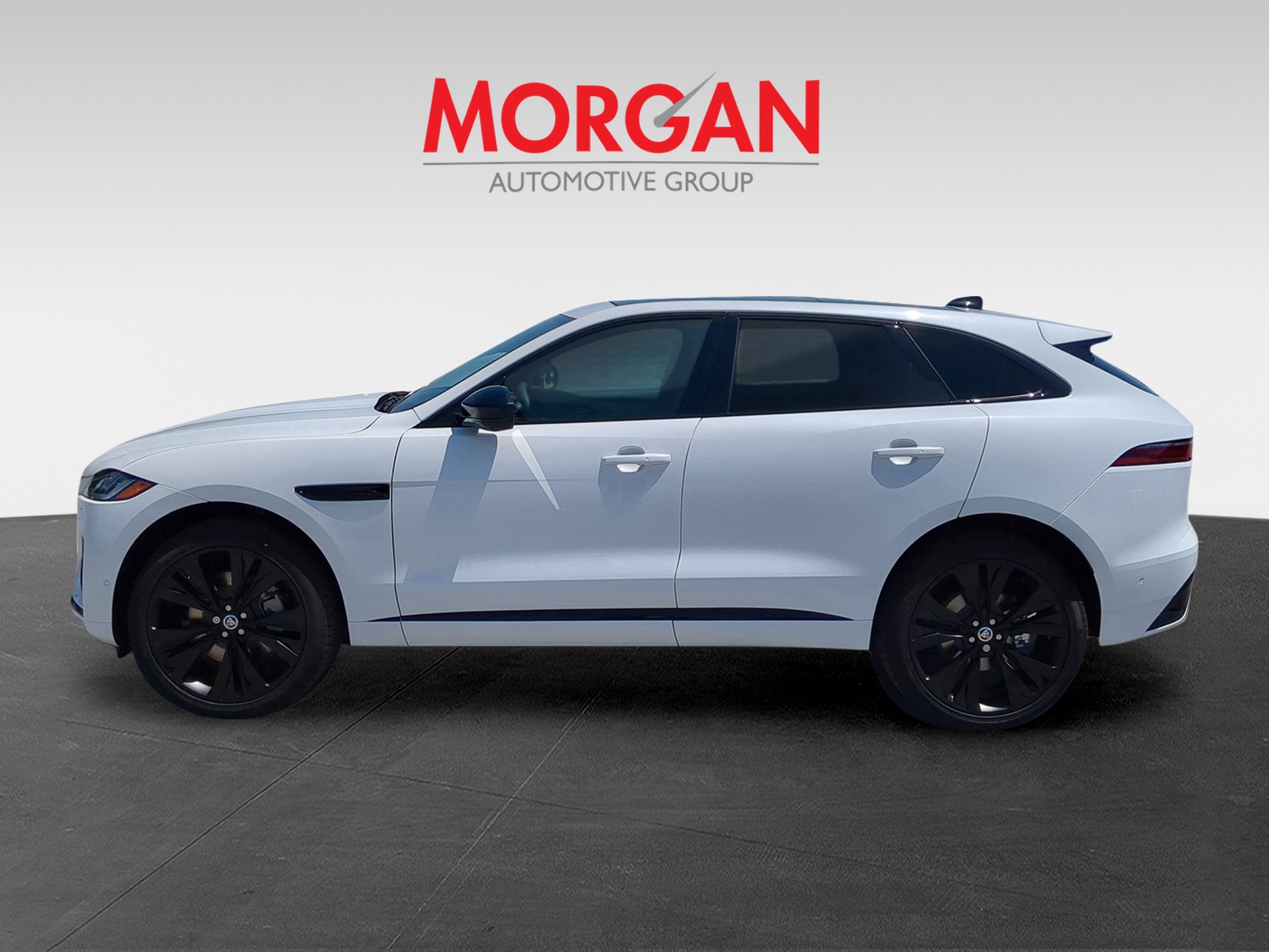 2026 Jaguar F-PACE - Photo 4