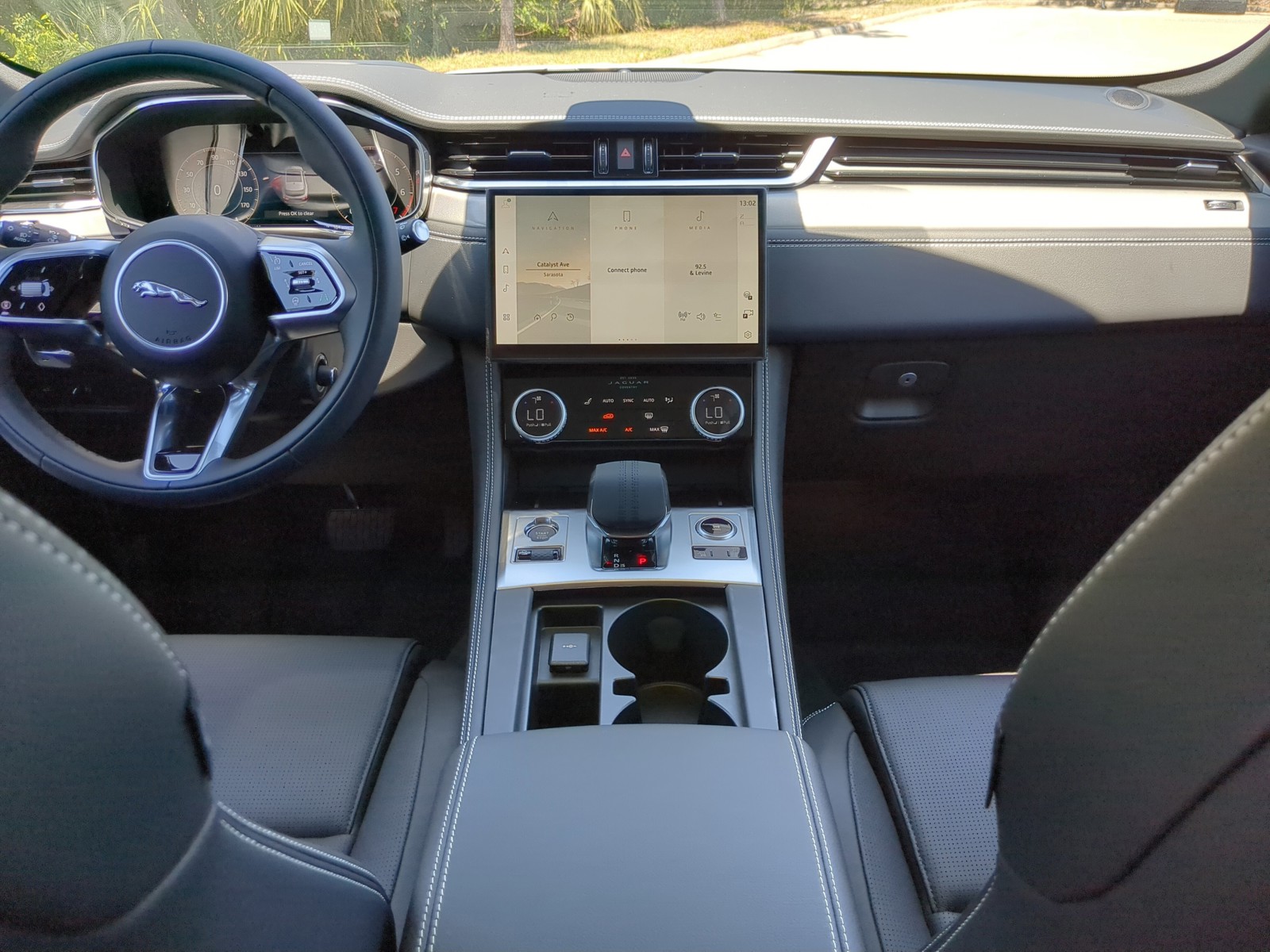 2026 Jaguar F-PACE - Photo 13