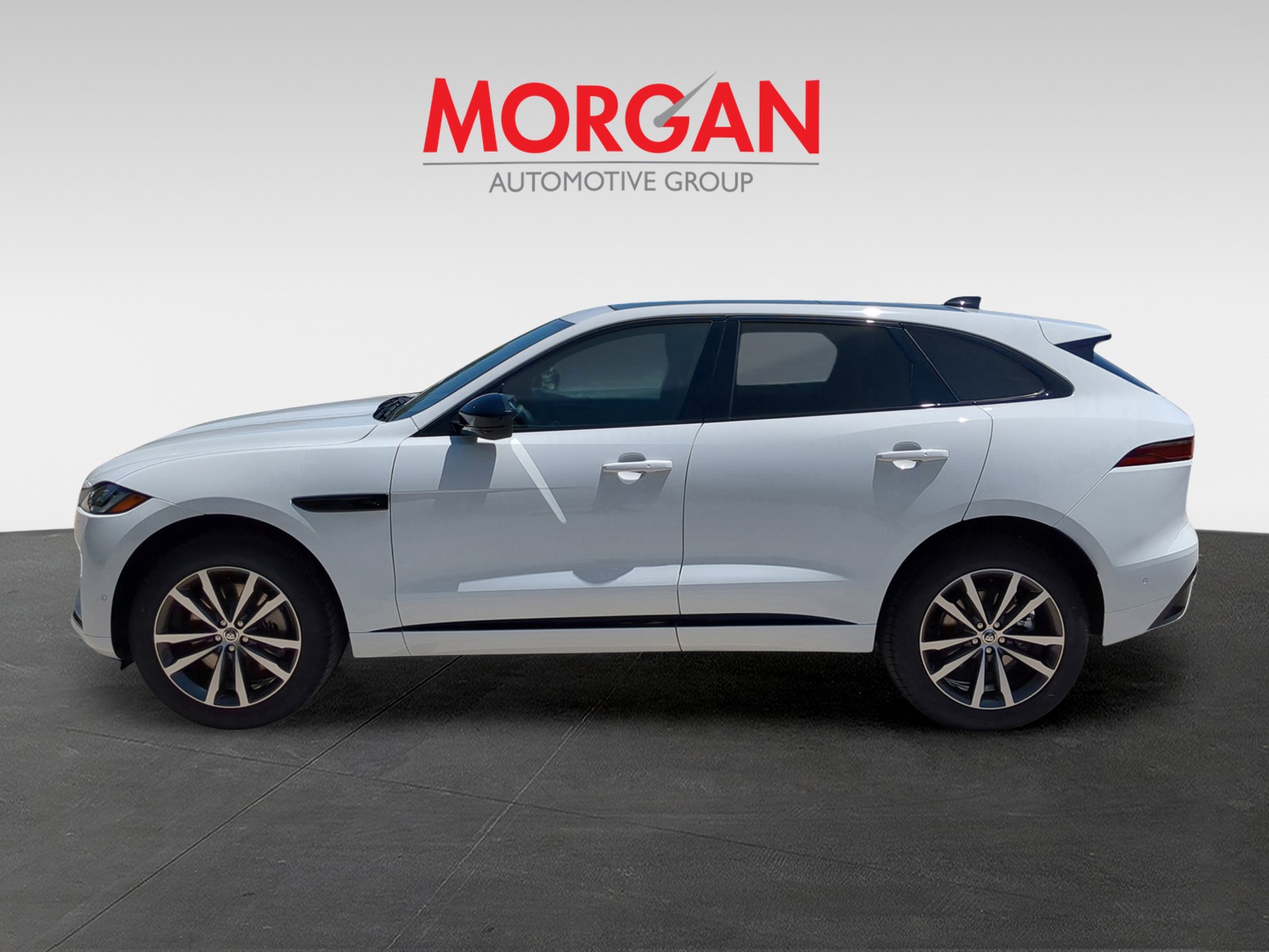 2026 Jaguar F-PACE - Photo 4