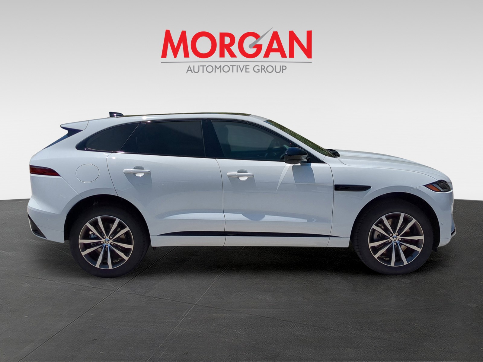 2026 Jaguar F-PACE - Photo 5