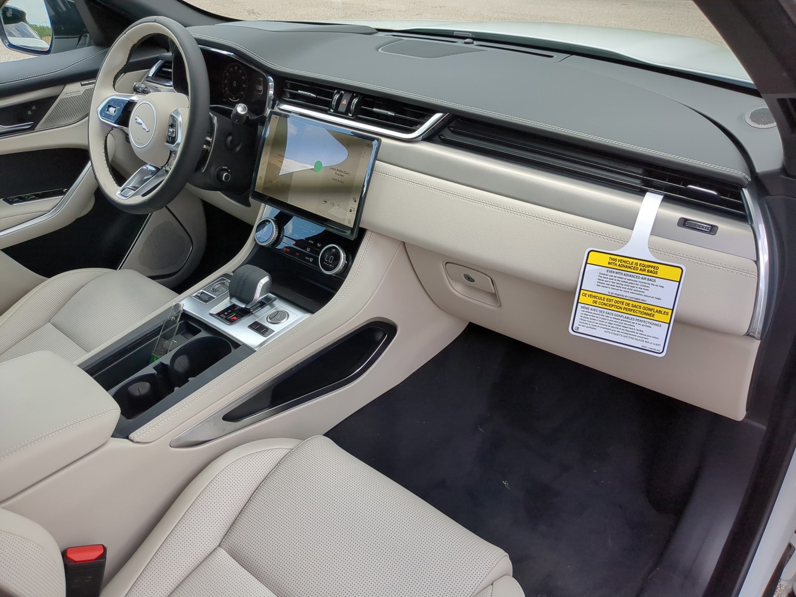 2026 Jaguar F-PACE - Photo 12