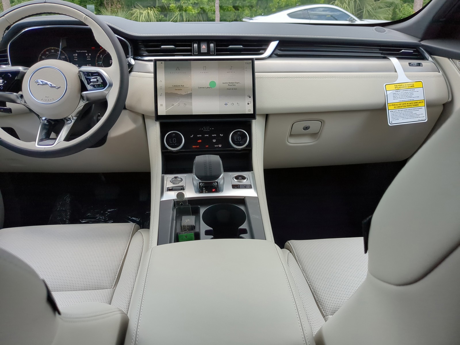 2026 Jaguar F-PACE - Photo 15