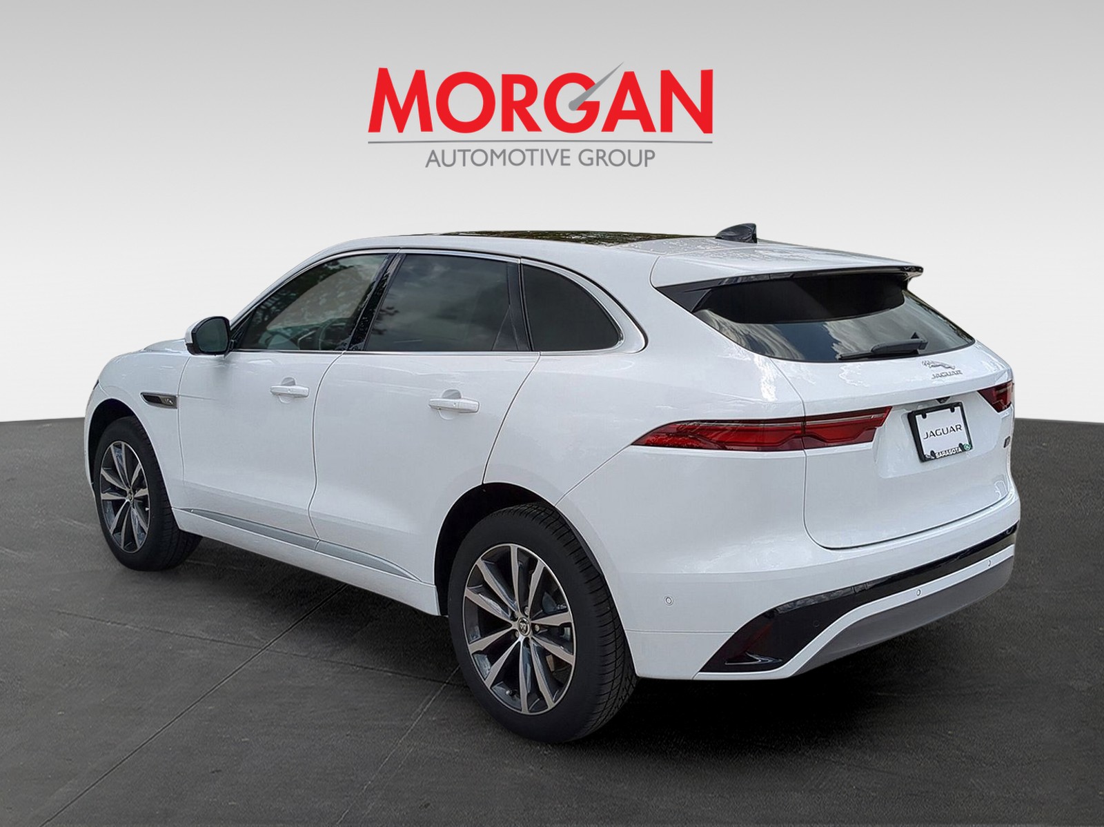 2026 Jaguar F-PACE - Photo 4