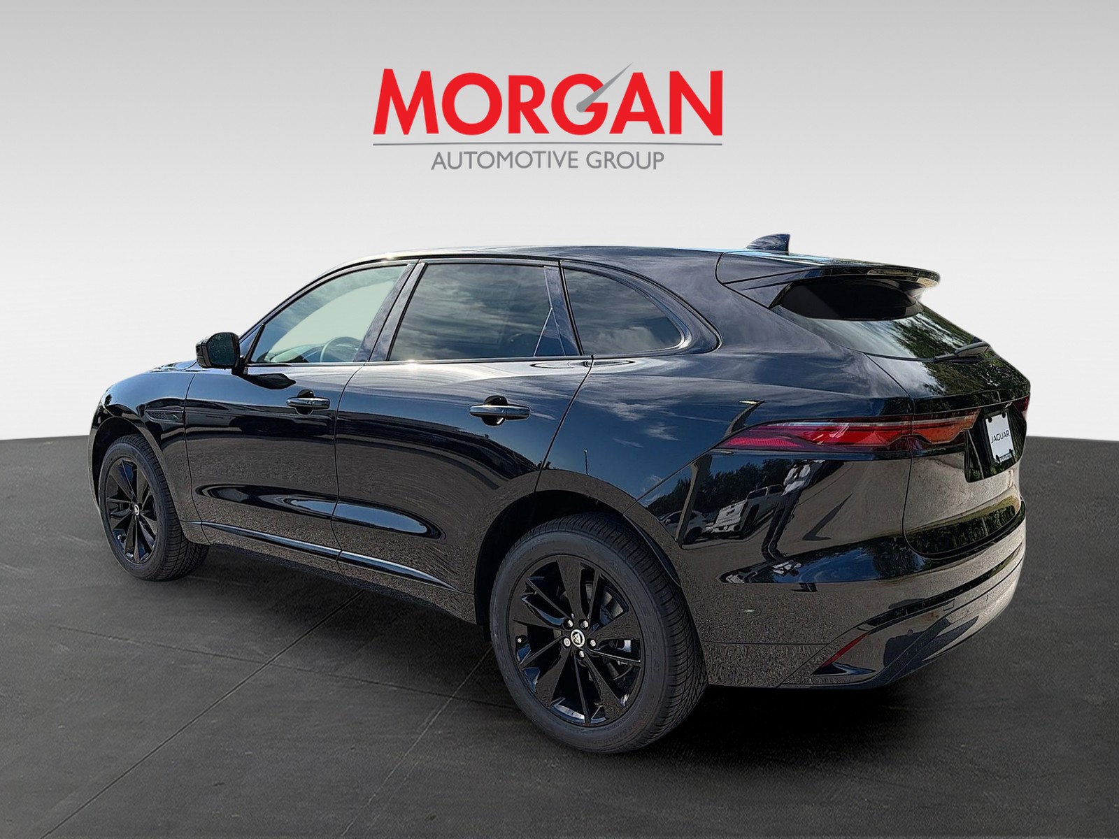 2026 Jaguar F-PACE - Photo 4