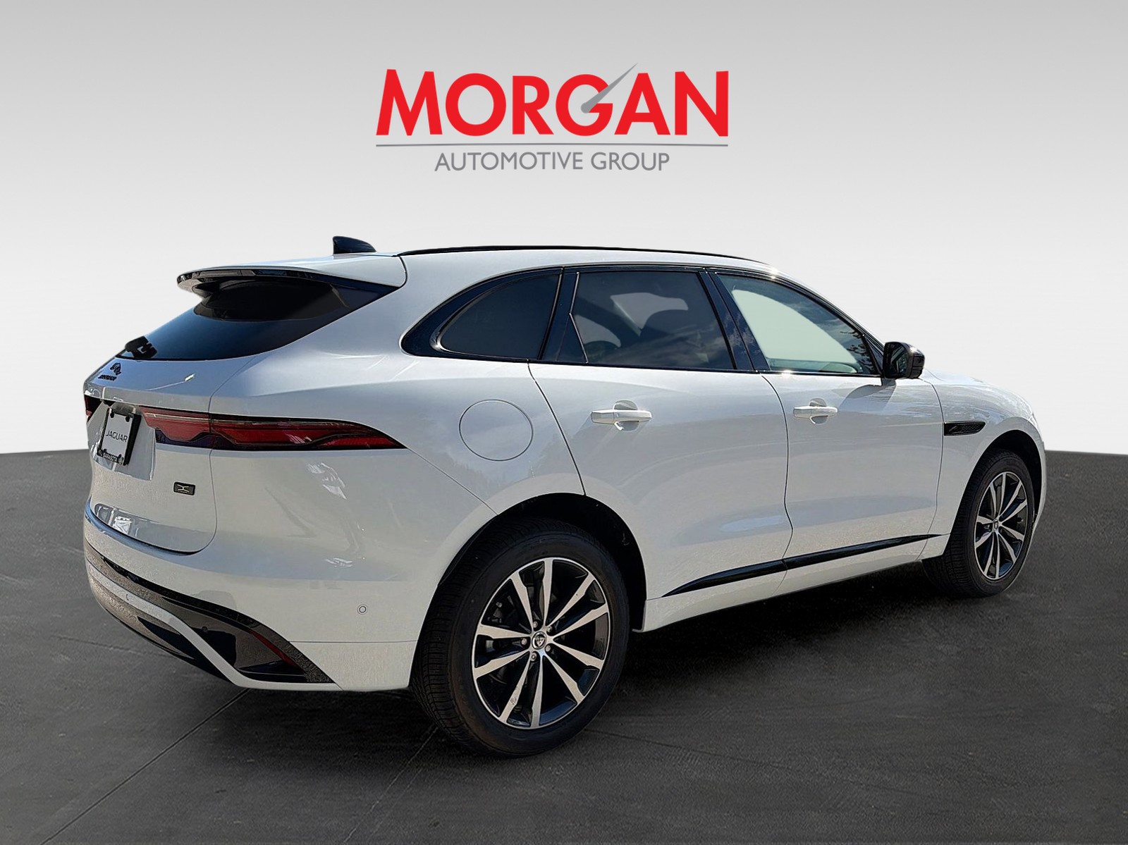 2026 Jaguar F-PACE - Photo 5