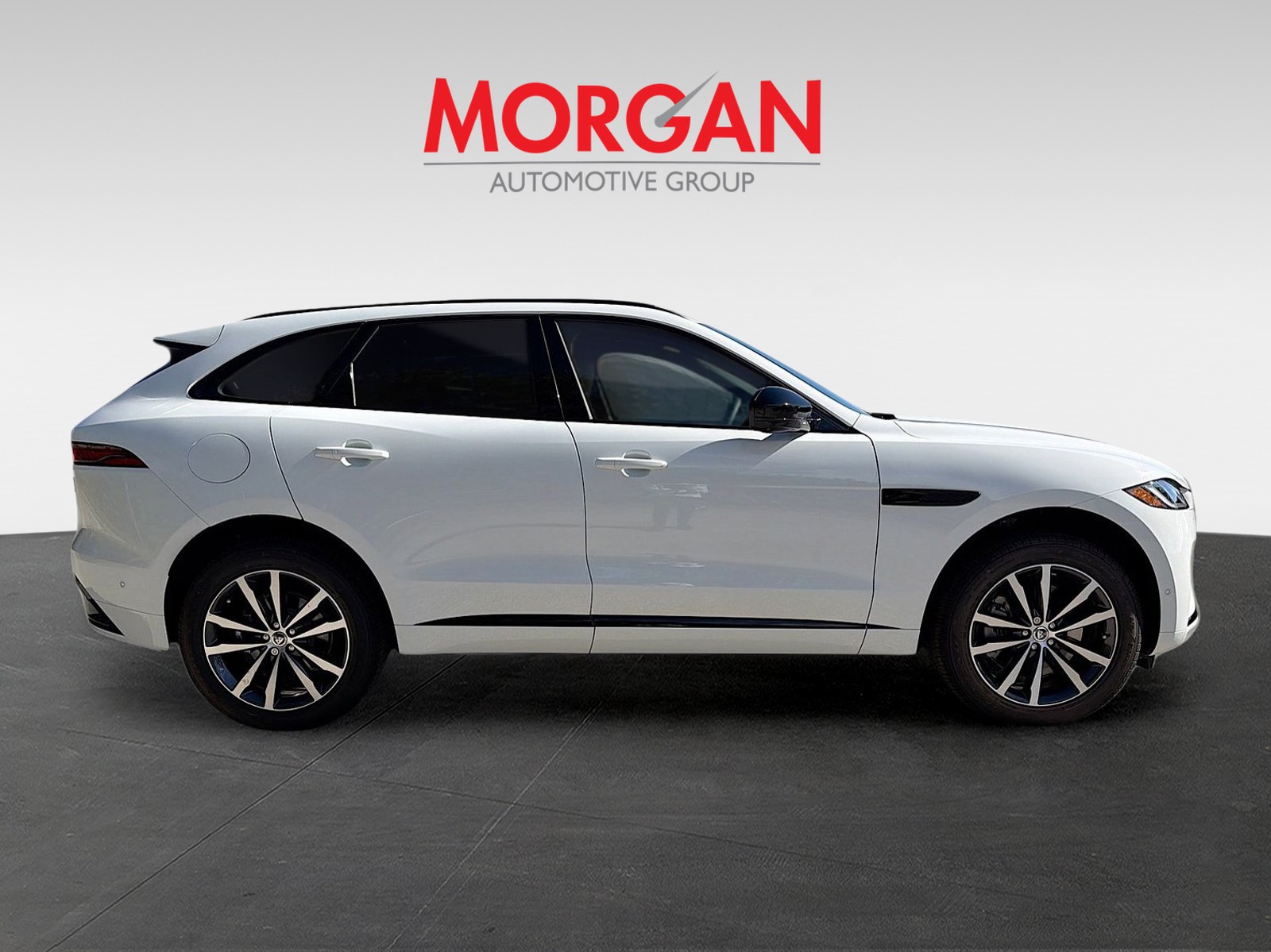2026 Jaguar F-PACE - Photo 8