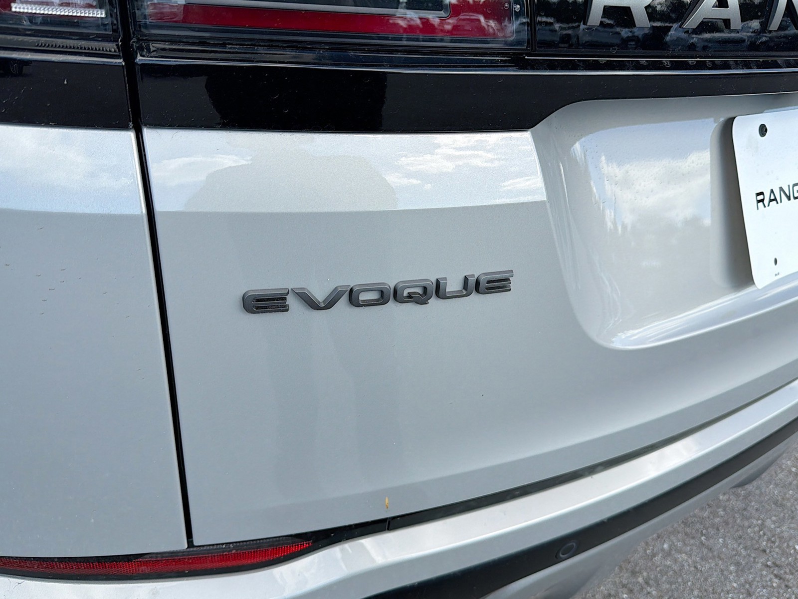 2026 Land Rover Range Rover Evoque - Photo 11