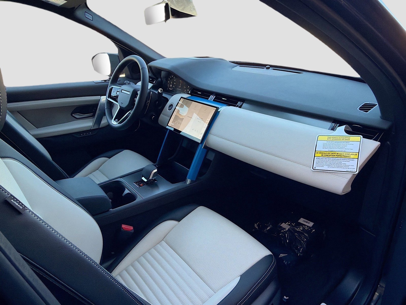 2025 Land Rover Discovery Sport - Photo 14