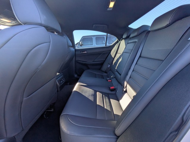 2021 Lexus IS - Photo 11