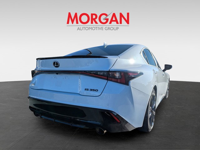 2021 Lexus IS - Photo 4