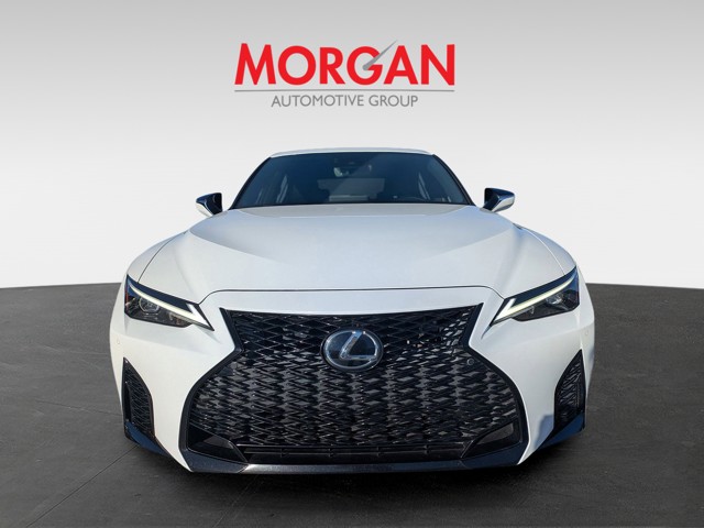 2021 Lexus IS - Photo 3