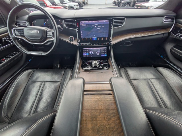 2022 Jeep Grand Wagoneer - Photo 12