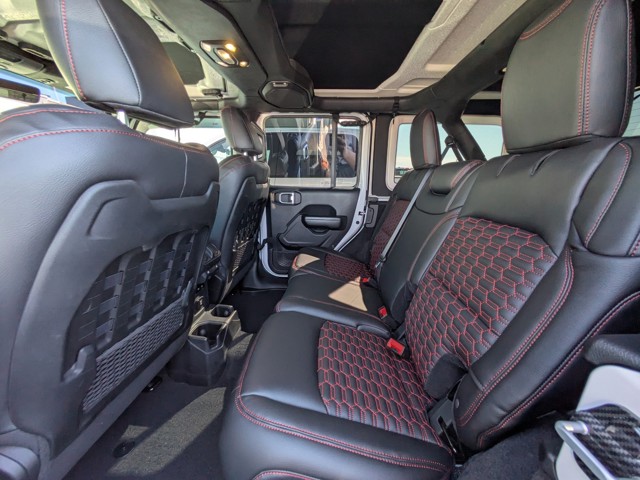 2021 Jeep Wrangler - Photo 11