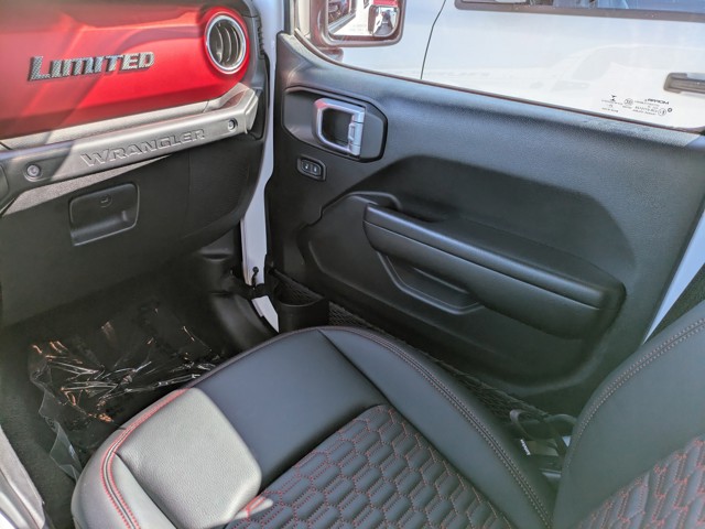 2021 Jeep Wrangler - Photo 14