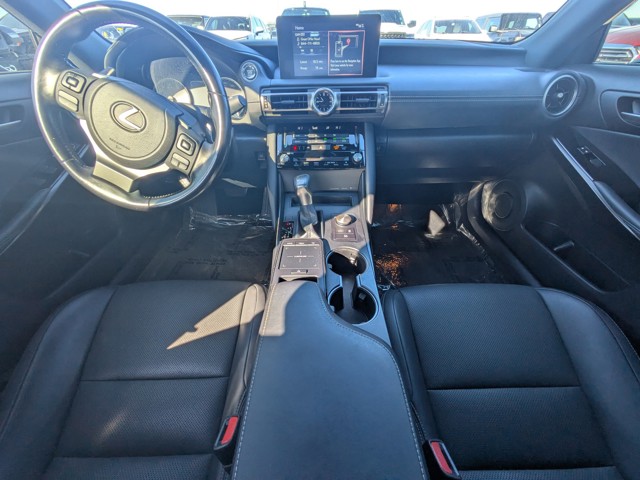 2022 Lexus IS - Photo 12