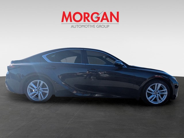 2022 Lexus IS - Photo 7