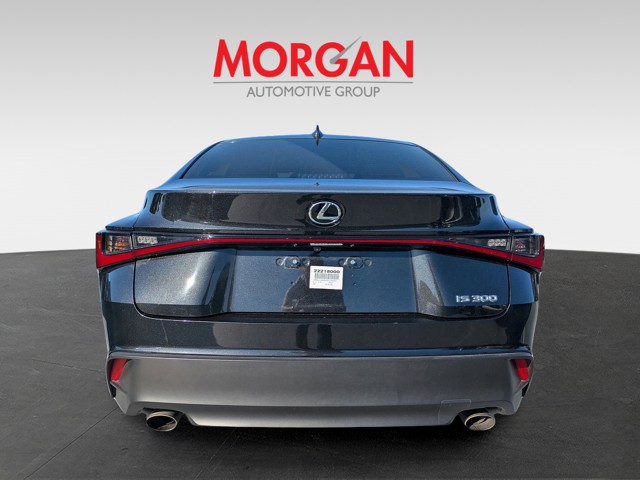 2022 Lexus IS - Photo 6