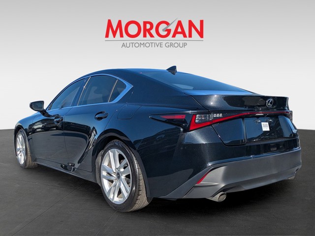 2022 Lexus IS - Photo 5