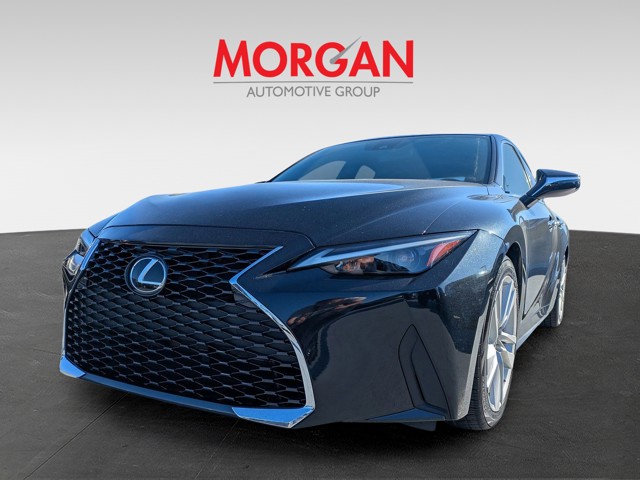 2022 Lexus IS - Photo 2