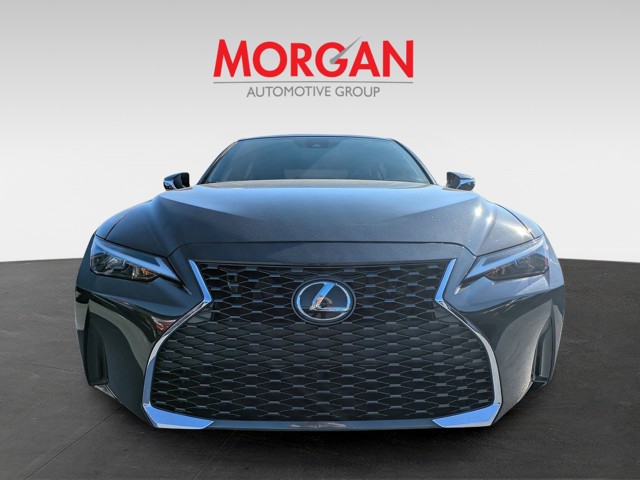 2022 Lexus IS - Photo 3