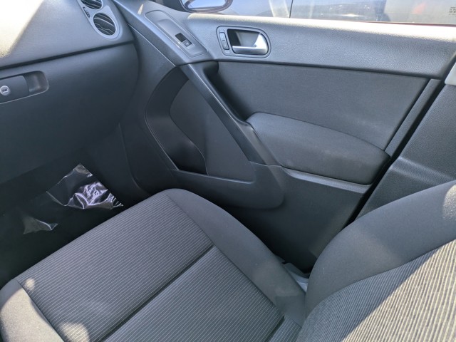 2018 Volkswagen Tiguan Limited - Photo 13