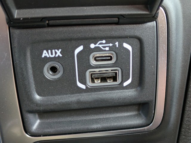 2025 Jeep Wrangler - Photo 14