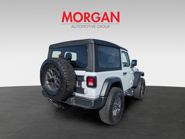 2025 Jeep Wrangler - Photo 4