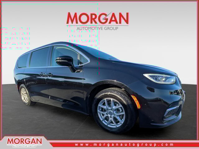 2024 Chrysler Pacifica Touring L's photo