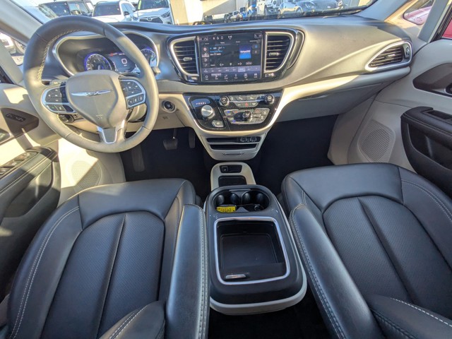 2024 Chrysler Pacifica - Photo 13