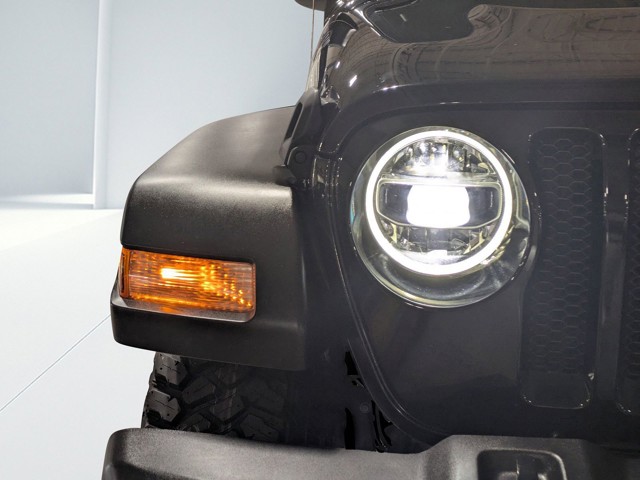 2022 Jeep Wrangler - Photo 8