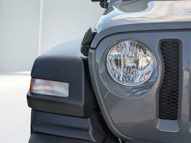 2021 Jeep Wrangler - Photo 8