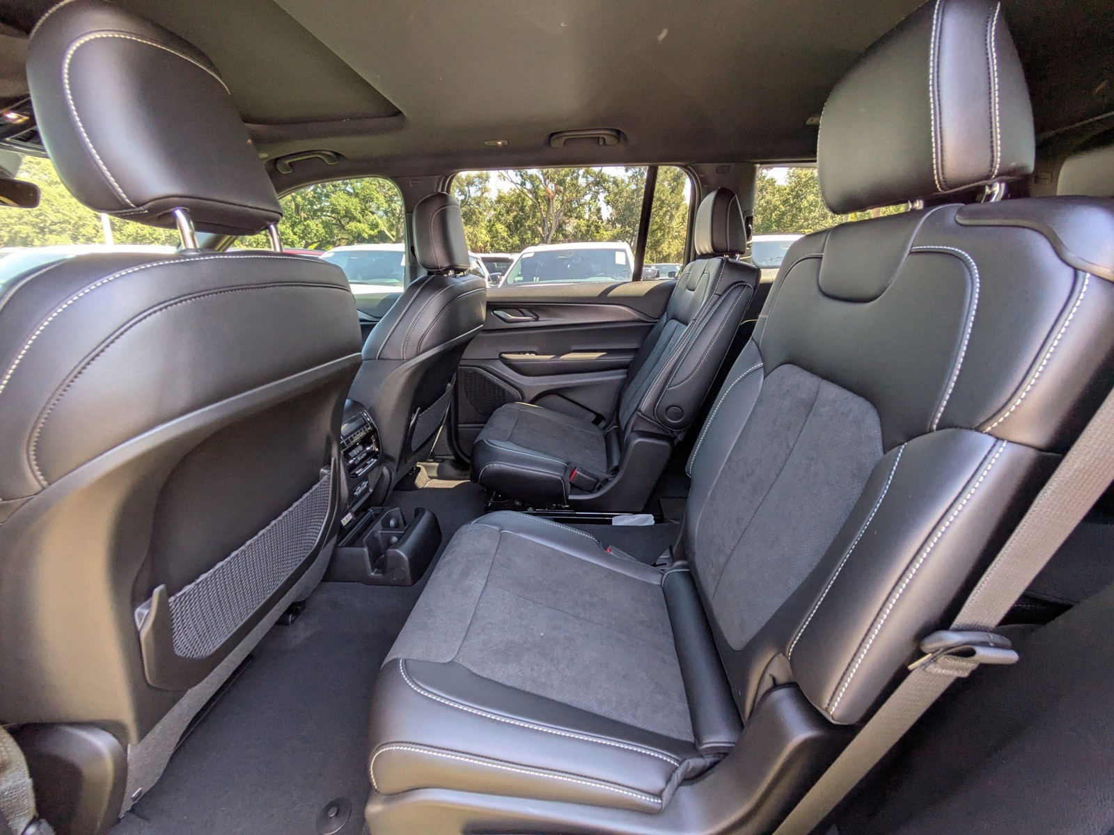 2025 Jeep Grand Cherokee L - Photo 12