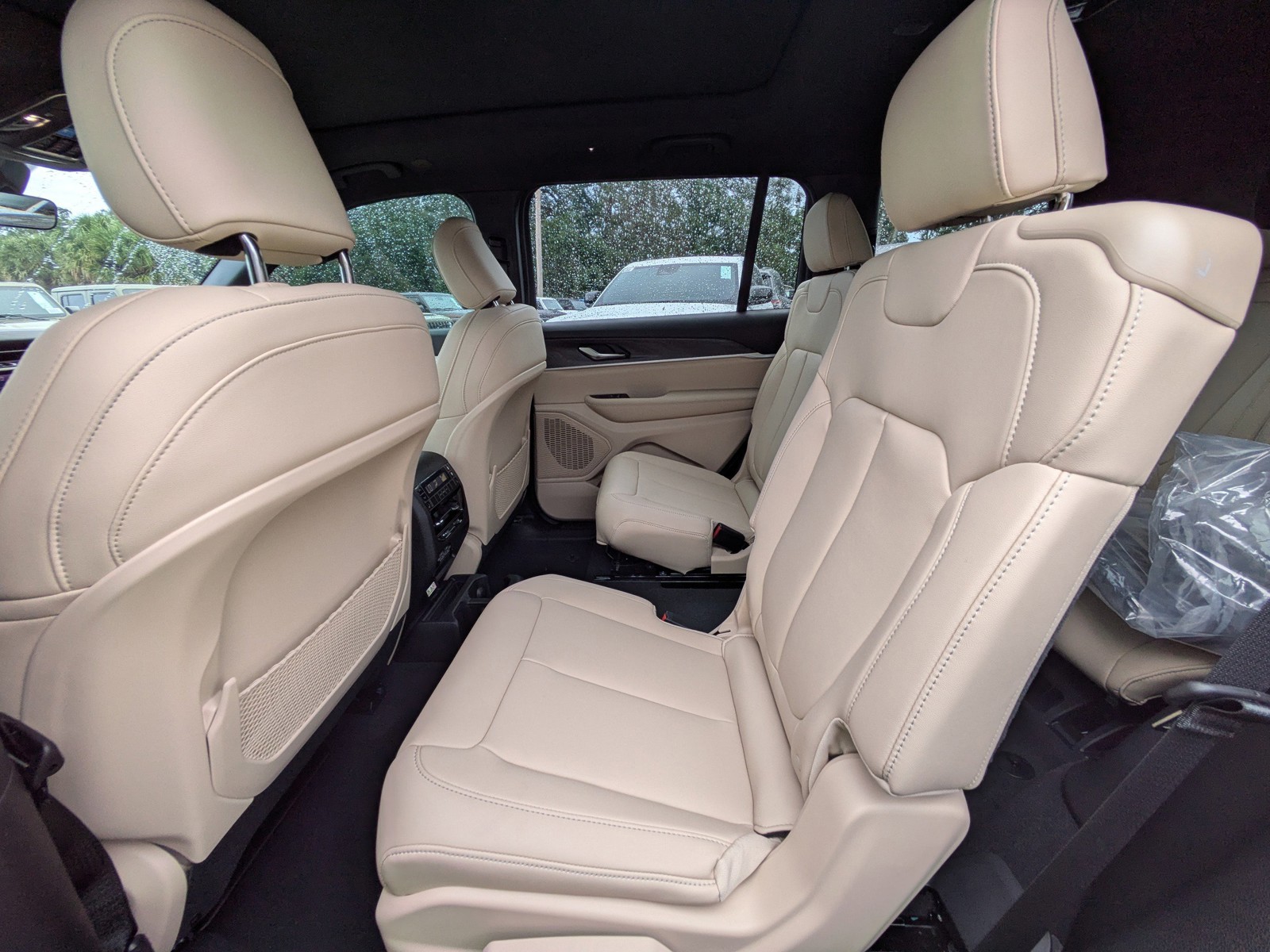 2025 Jeep Grand Cherokee L - Photo 12