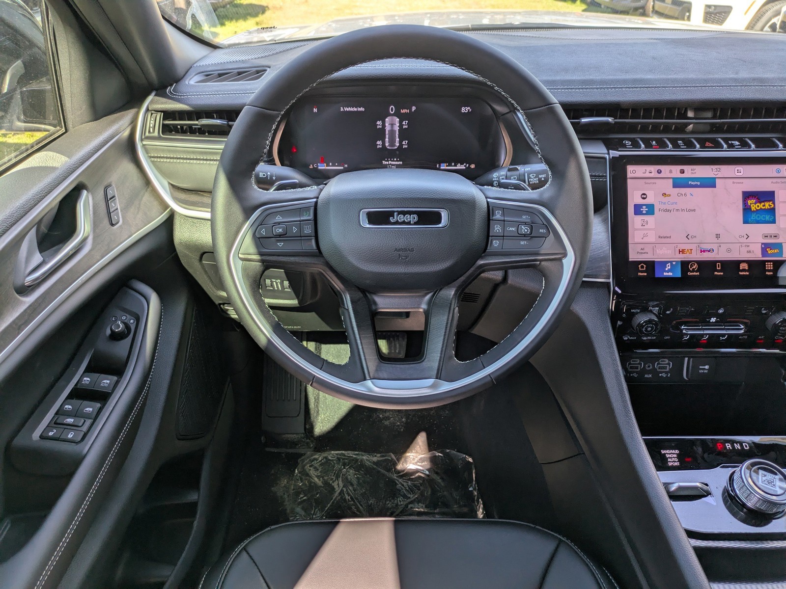 2025 Jeep Grand Cherokee - Photo 14