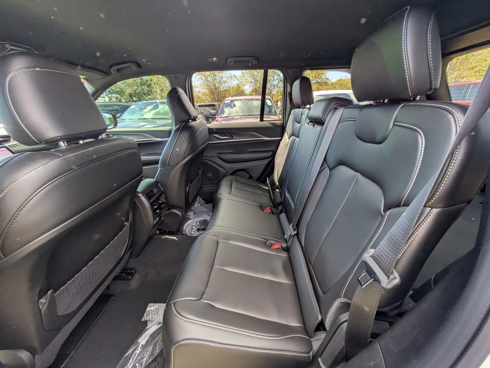 2025 Jeep Grand Cherokee - Photo 12