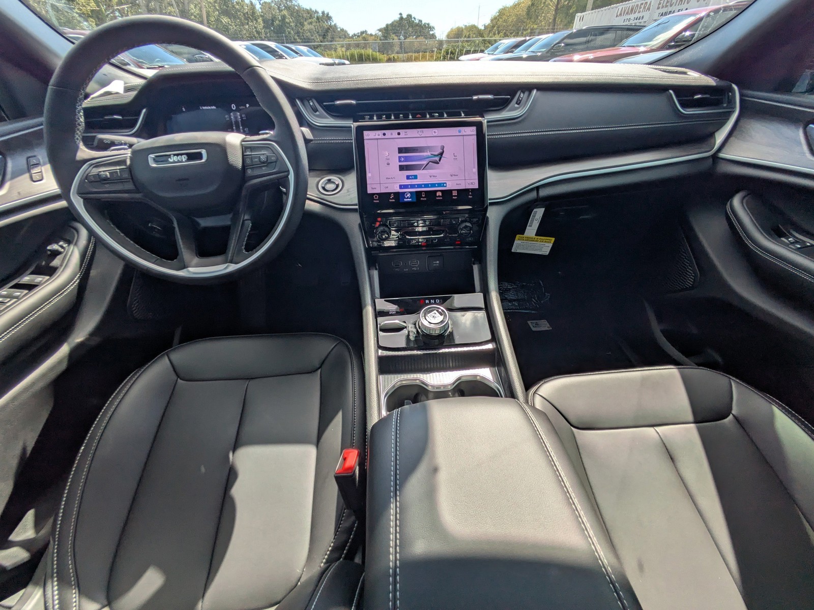 2025 Jeep Grand Cherokee - Photo 13