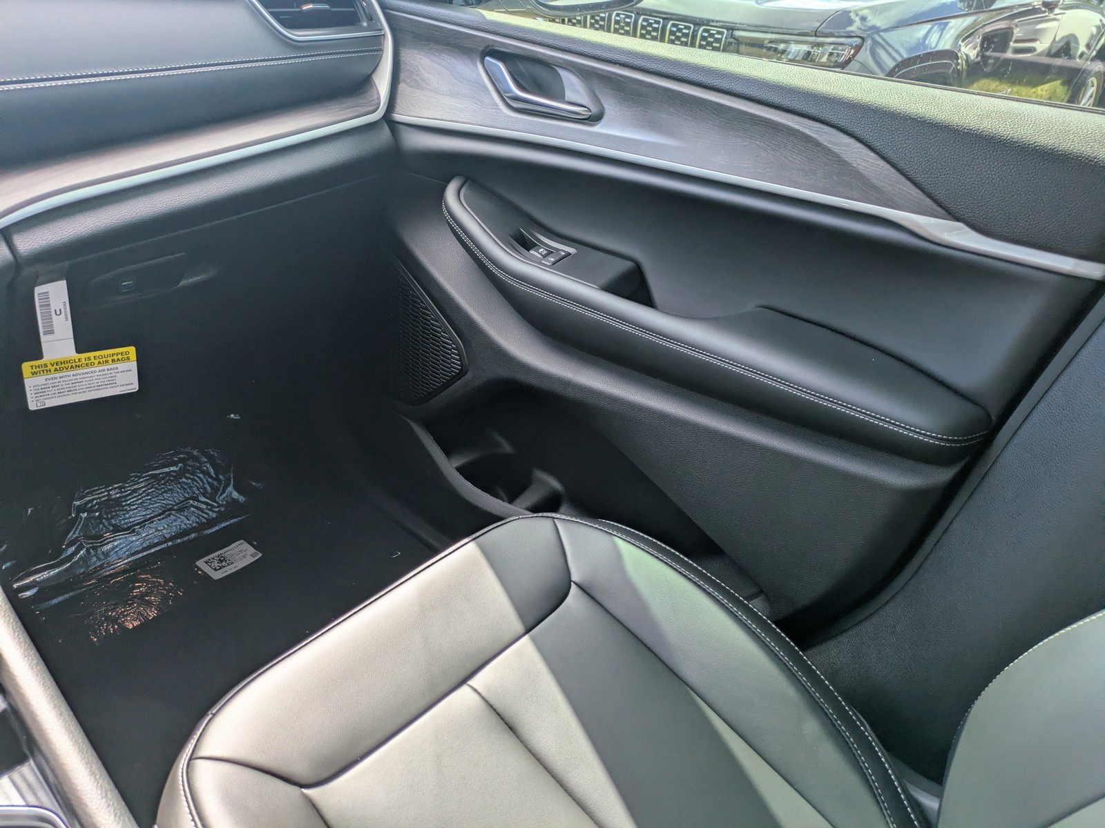 2025 Jeep Grand Cherokee - Photo 15