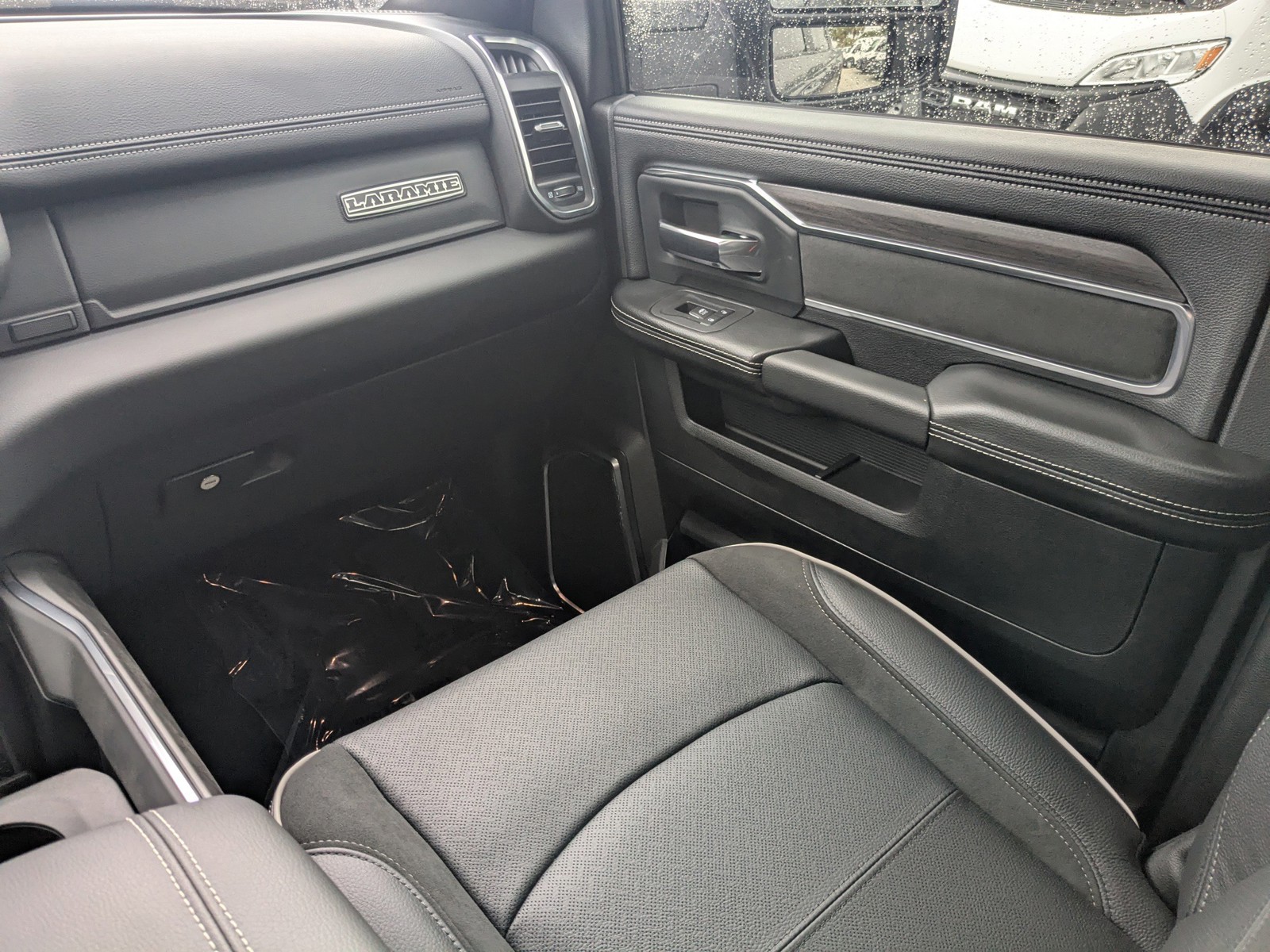 2025 Ram 2500 - Photo 15