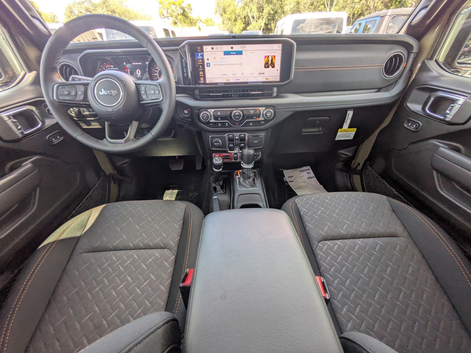 2025 Jeep Gladiator - Photo 13