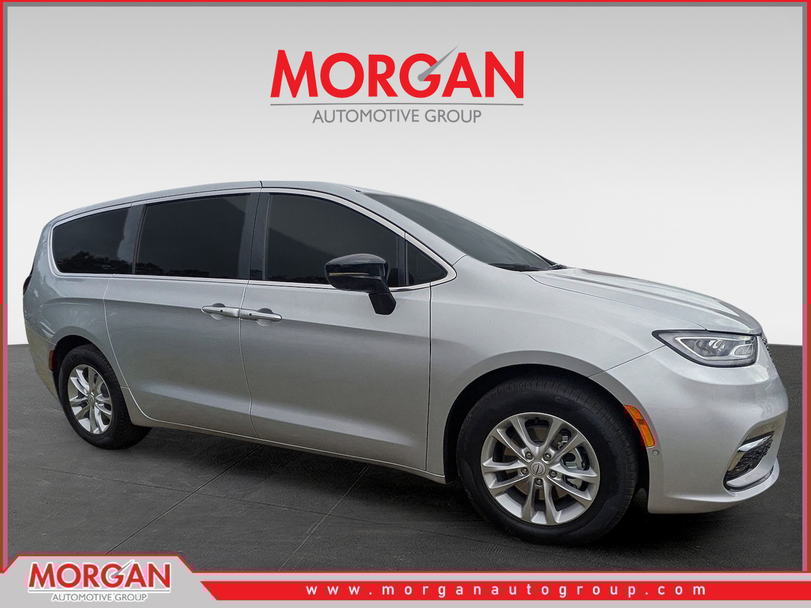 2026 Chrysler Pacifica Select's photo