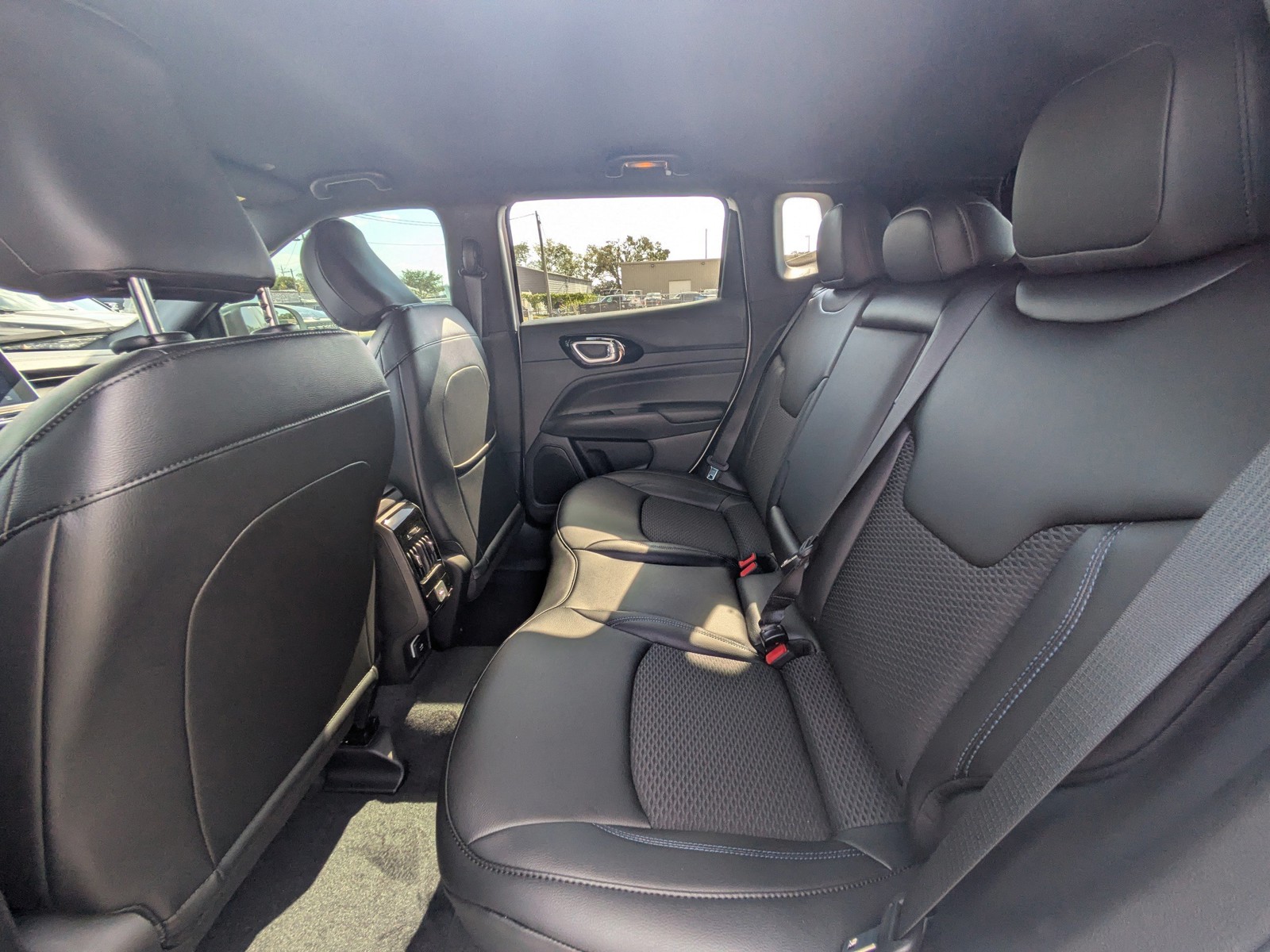 2026 Jeep Compass - Photo 12