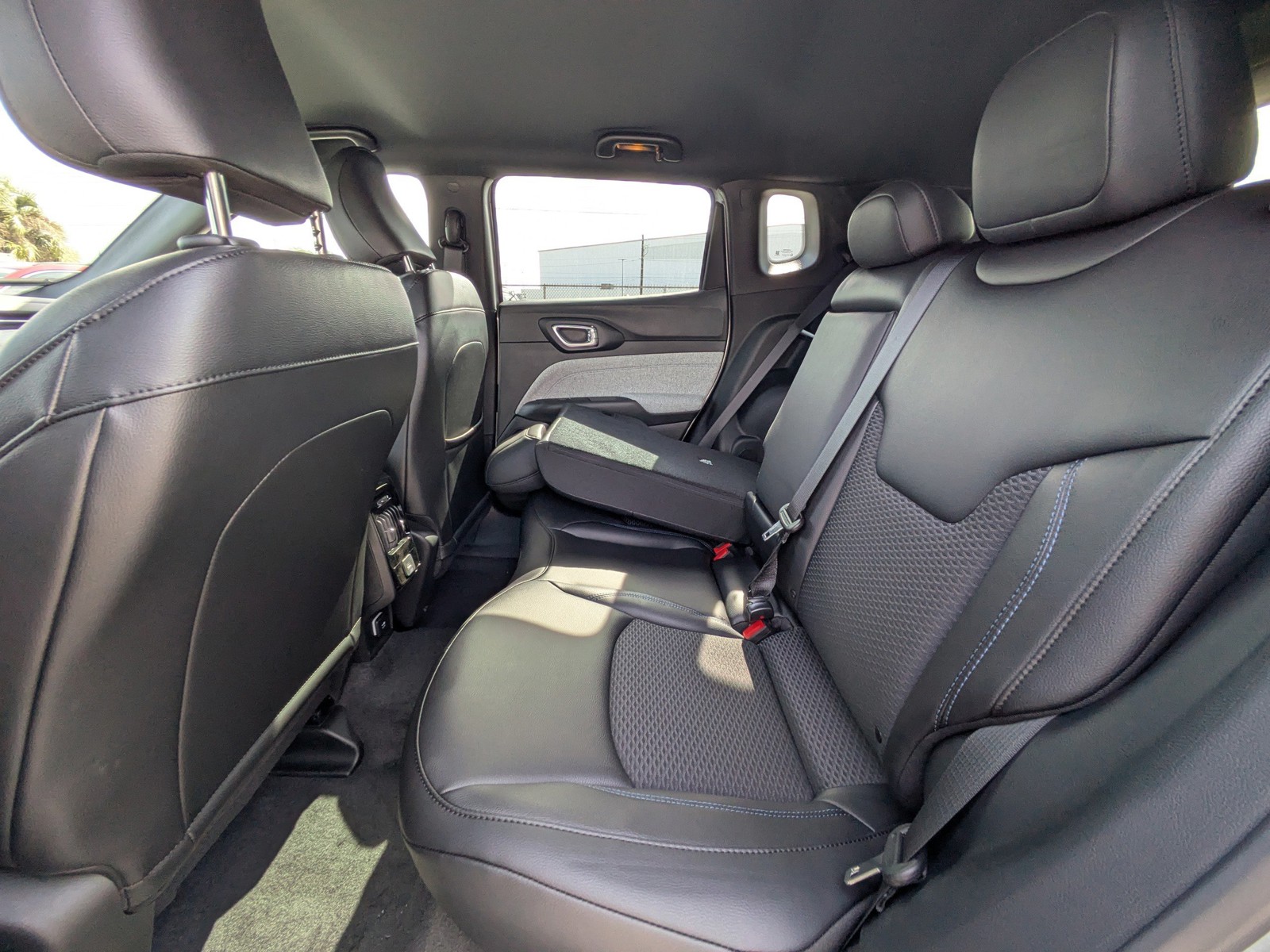 2026 Jeep Compass - Photo 12
