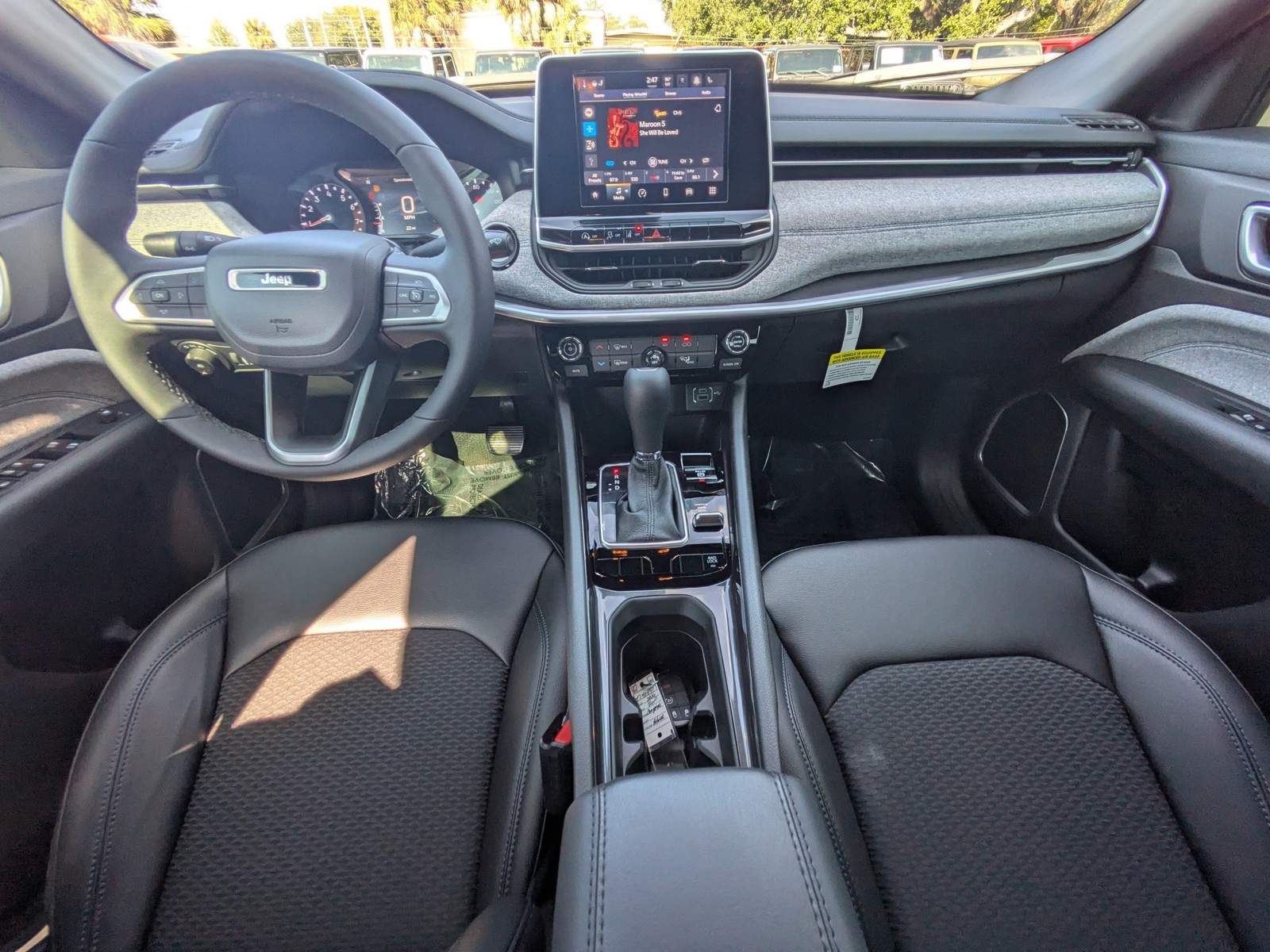 2026 Jeep Compass - Photo 13