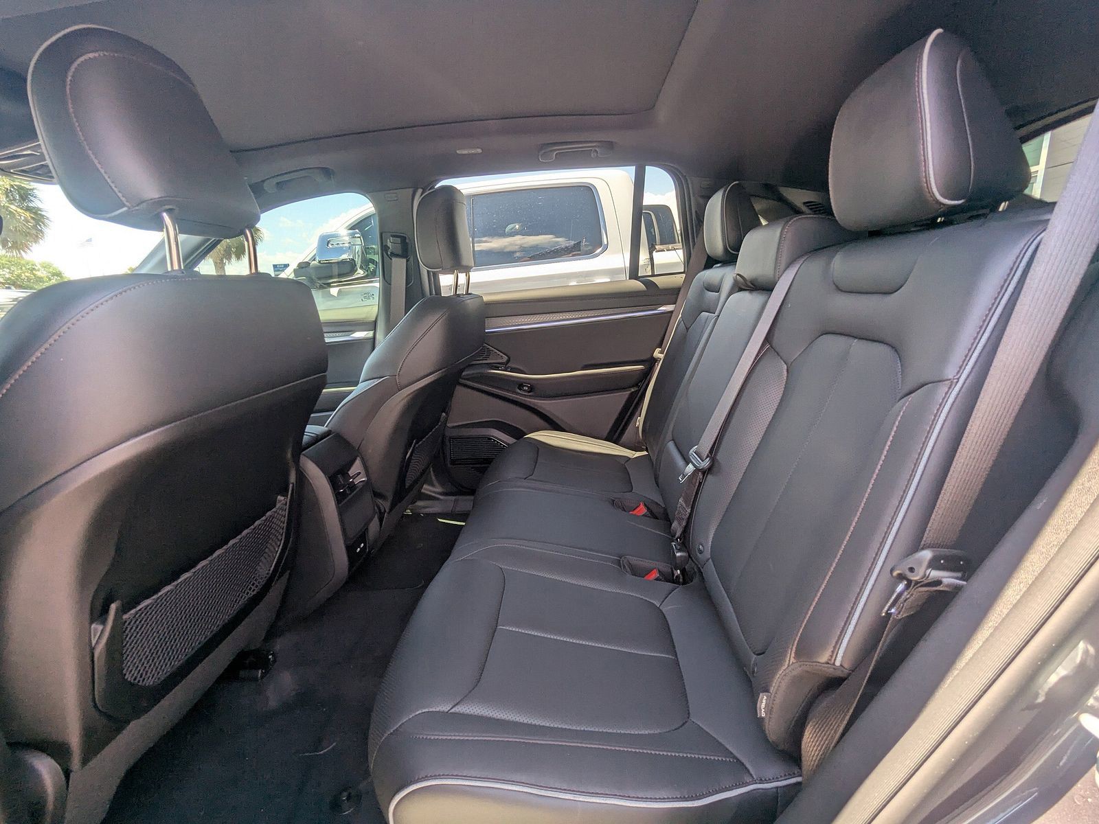 2025 Jeep Wagoneer S - Photo 8