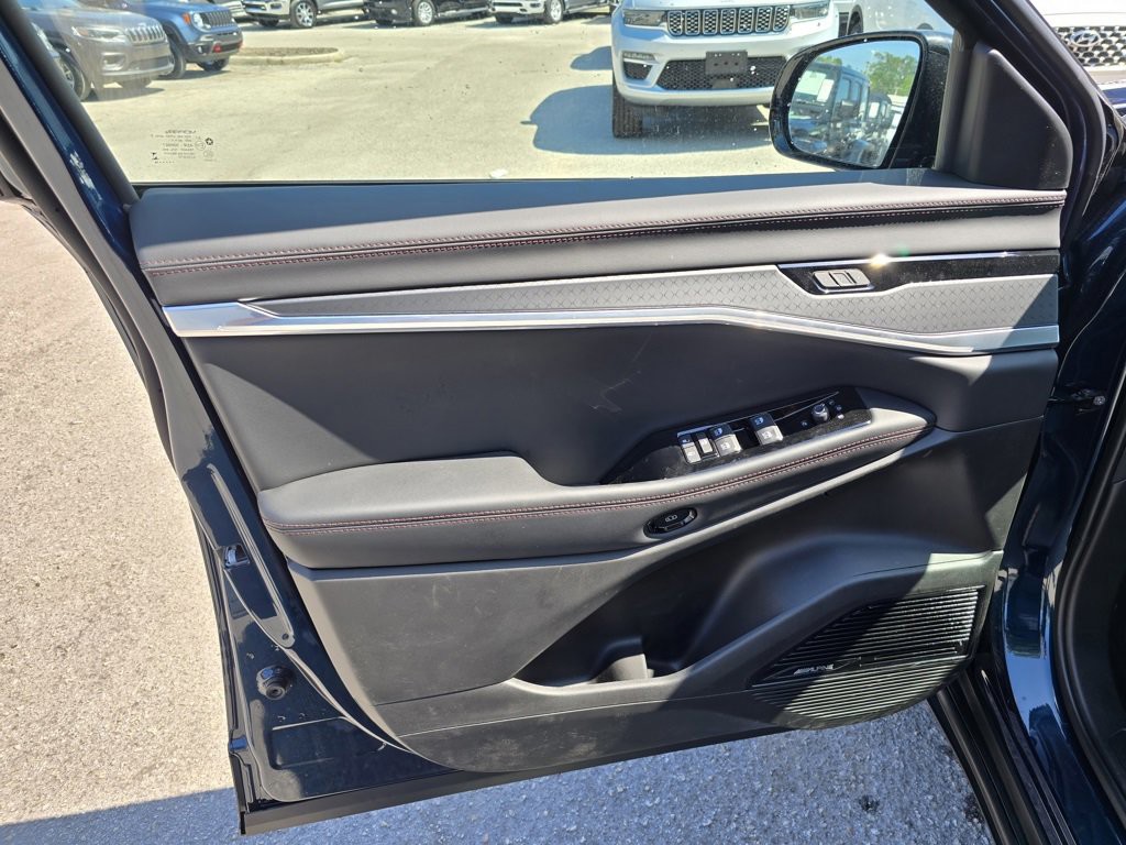 2025 Jeep Wagoneer S - Photo 14