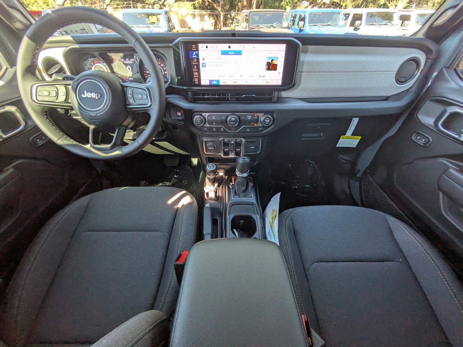 2026 Jeep Wrangler - Photo 13